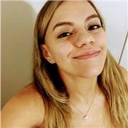 Desde preescolar con el aprendizaje del abecedario y los números así como lectoescritura. Enseñanza de idiomas inglés e Italiano